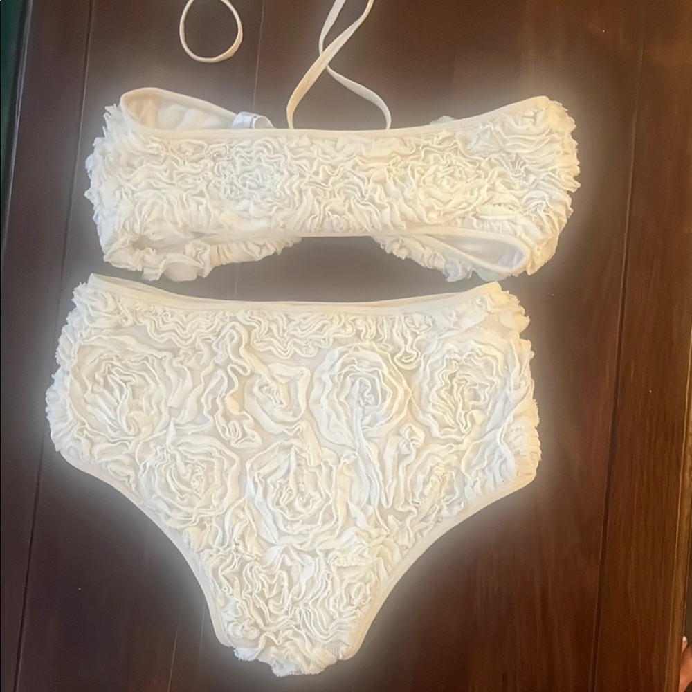 White Ruffled Bikini Set Vintage American Apparel - Picture 2 of 4